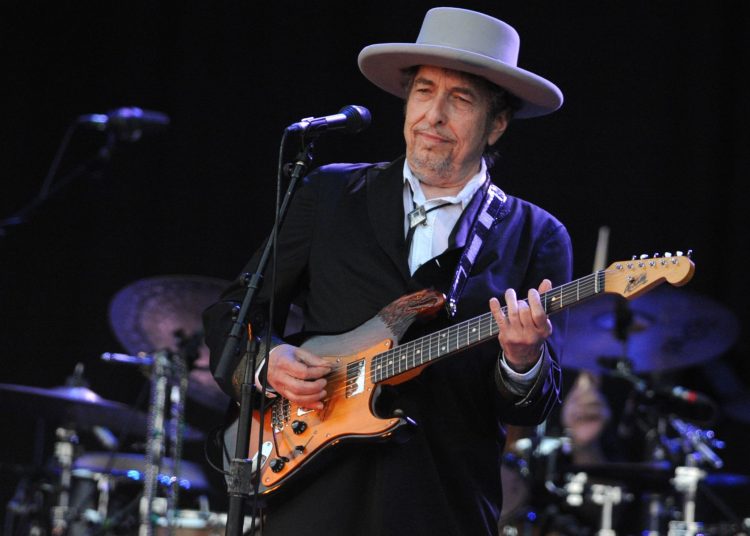 2 Dekade Vakum, Bob Dylan Akhirnya Bakal Rilis Buku pada November