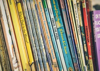 4 Alasan Stop Beli Buku Bajakan