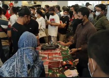 Buku Kopassus Jilid 2 Ludes Terjual