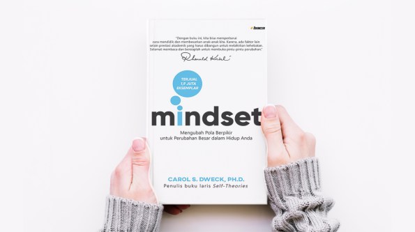 Buku Mindset mengubah pola berpikir untuk perubahan besar dalam hidup Anda (Foto: bacatangerang.com/Jakarta Book Review)