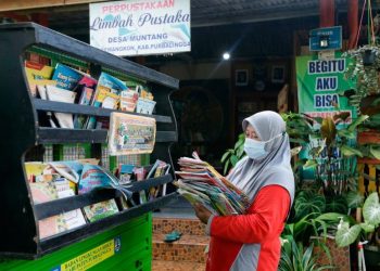 Tukar Sampah dengan Ilmu Lewat Perputakaan Keliling