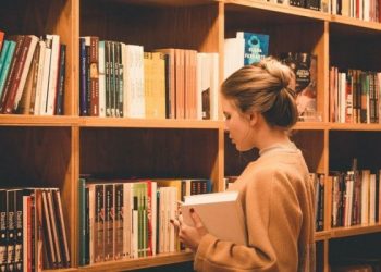 15 Kata-kata Inspiratif yang Bikin Kamu Cinta Buku