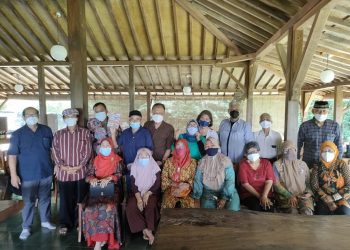 Alumni SMAN 5 Yogyakarta 1972 Rilis Buku Hadapi Covid-19