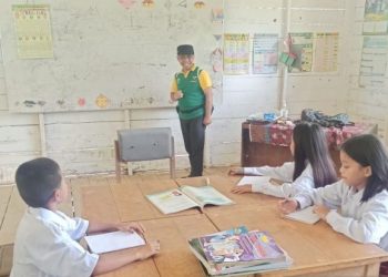 3 Siswa SDK Ranarum Antusias DApat Kunjungan dari Perpustakaan Daerah