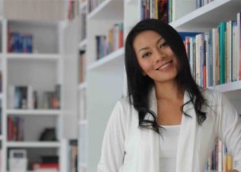 5 Sastrawan Perempuan Indonesia yang Mendunia