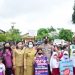 Apresiasi Tinggi, Polres Sekadau Bagikan Tas dan Buku Saat Vaksinasi Pelajar