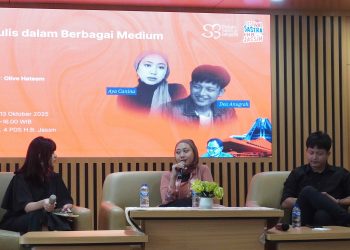 Menulis dalam Berbagai Medium: Sesi Diskusi Bersama Dea Anugrah dan Aya Canina