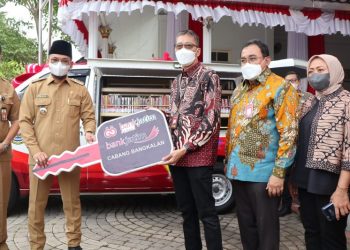 Dukung Budaya Literasi, Bank Jatim Donasikan 1 Unit Mobil Perpustakaan Keliling untuk Pemkab Bangkalan
