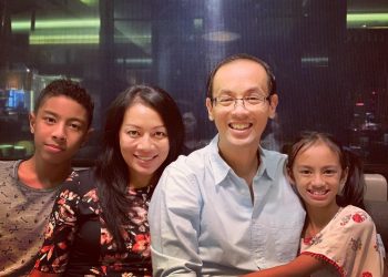 Trik Ajarkan Anak Gemar Membaca Ala Dee Lestari