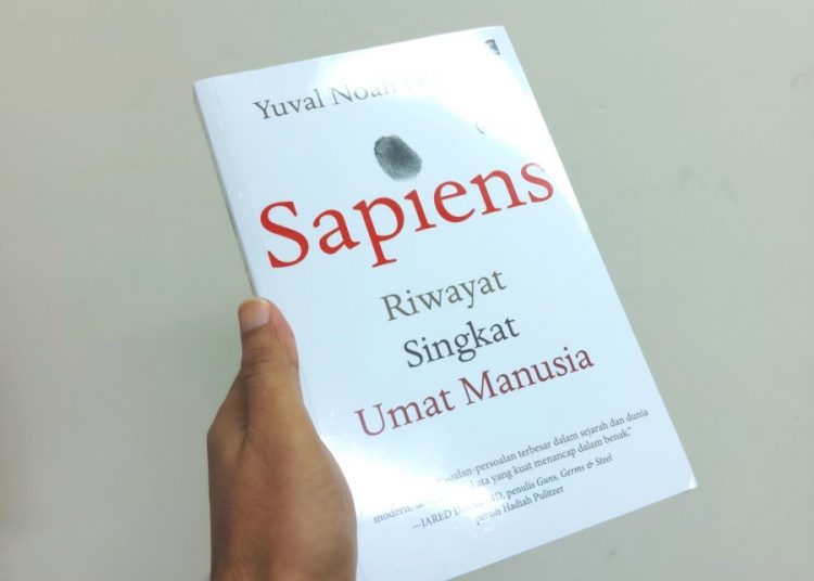 Buku "Sapiens" oleh Yuval Noah Harari penerbit Kepustakaan Populer Gramedia